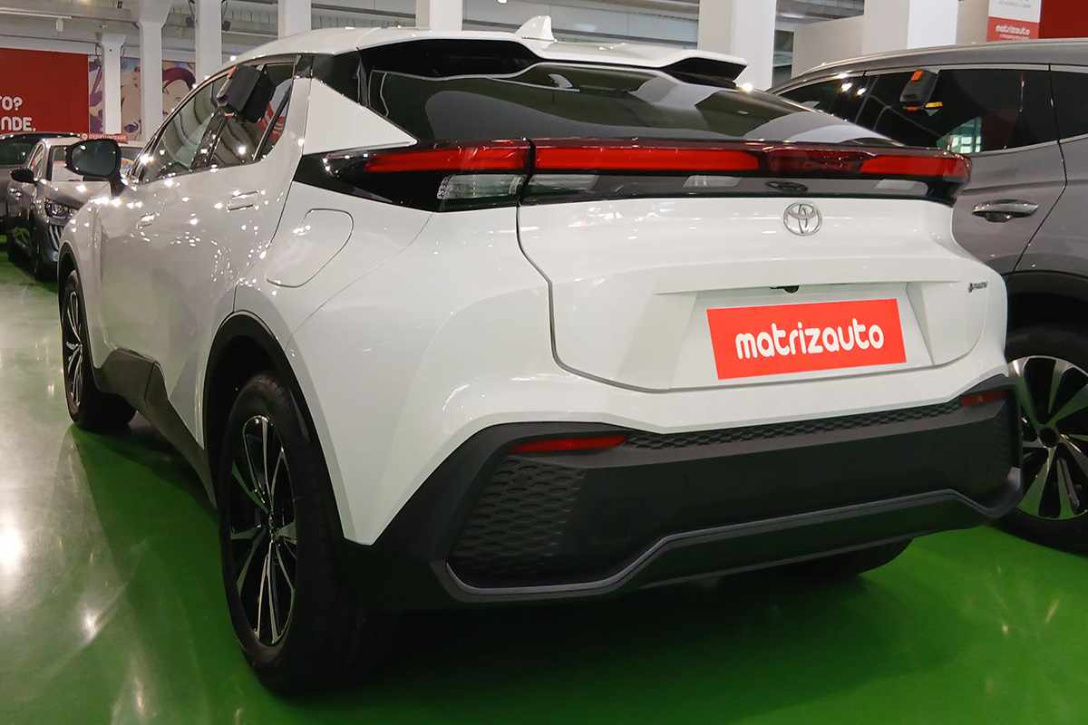 toyota-c-hr-2025-hibrido-a-gasolina-1998cc