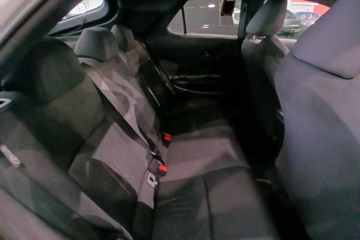 toyota-c-hr-2025-hibrido-a-gasolina-1998cc