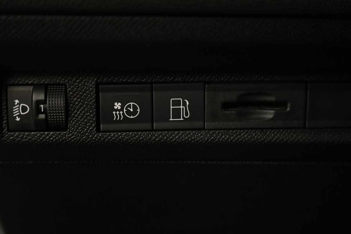 peugeot-308-sw-2023-hibrido-a-gasolina-1598cc