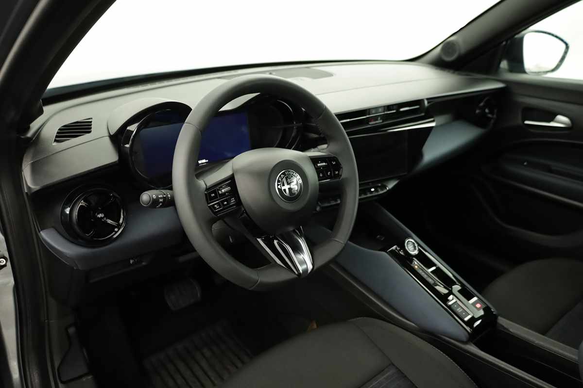 alfa-romeo-junior-2025-eletrico-0cc
