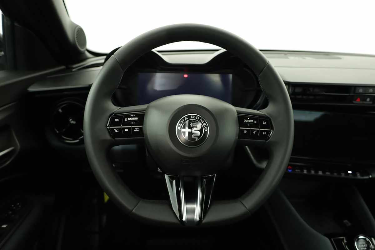 alfa-romeo-junior-2025-eletrico-0cc