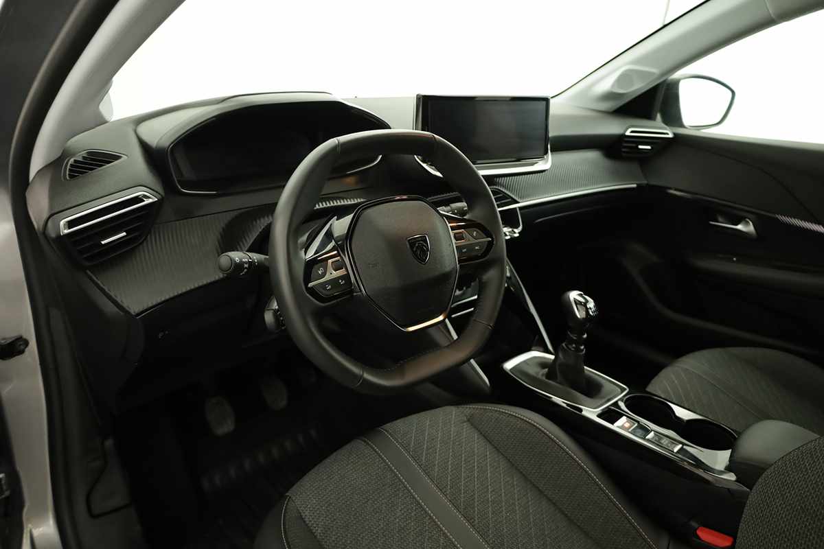 peugeot-208-2025-gasolina-1199cc