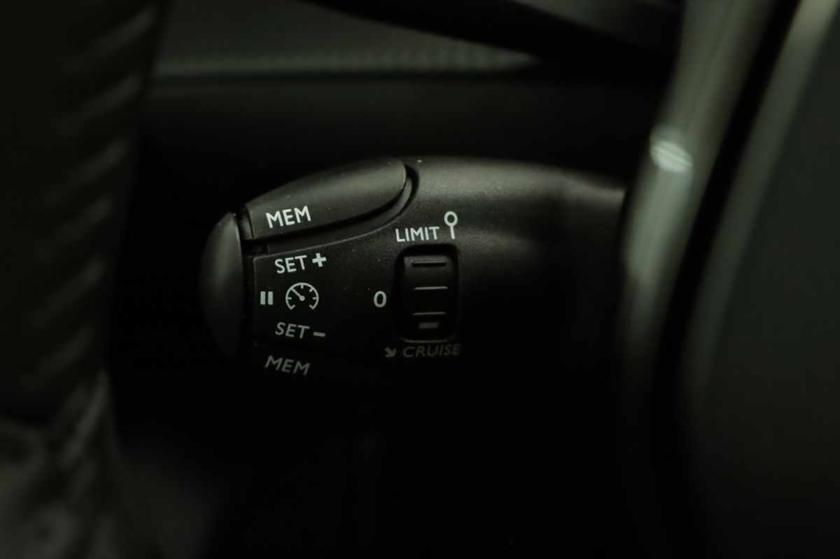 peugeot-208-2025-gasolina-1199cc