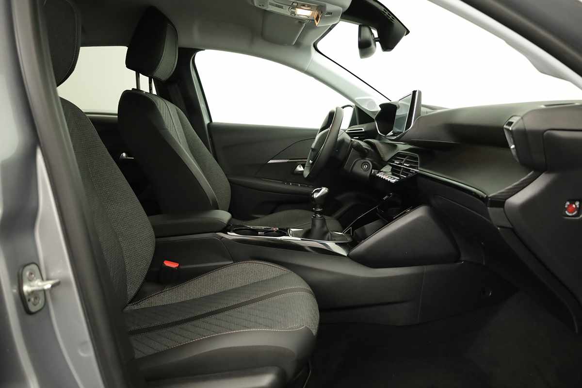 peugeot-208-2025-gasolina-1199cc