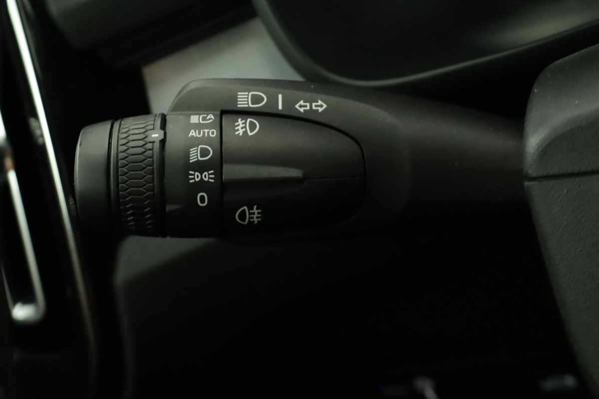 volvo-xc40-2024-gasolina-1477cc