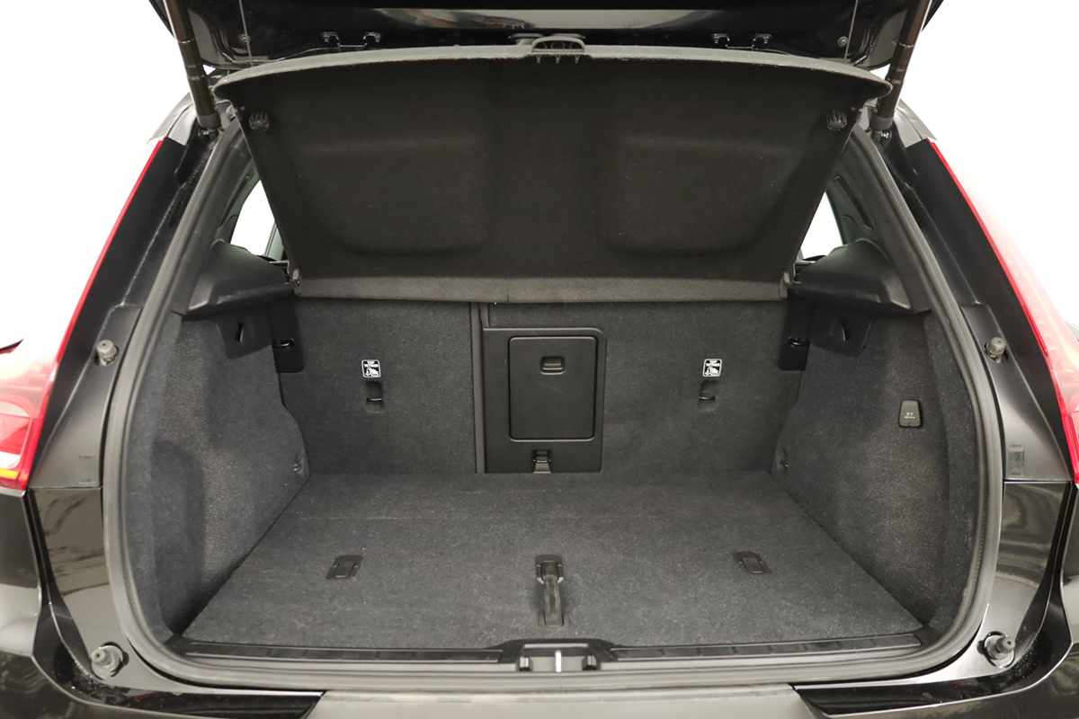 volvo-xc40-2024-gasolina-1477cc