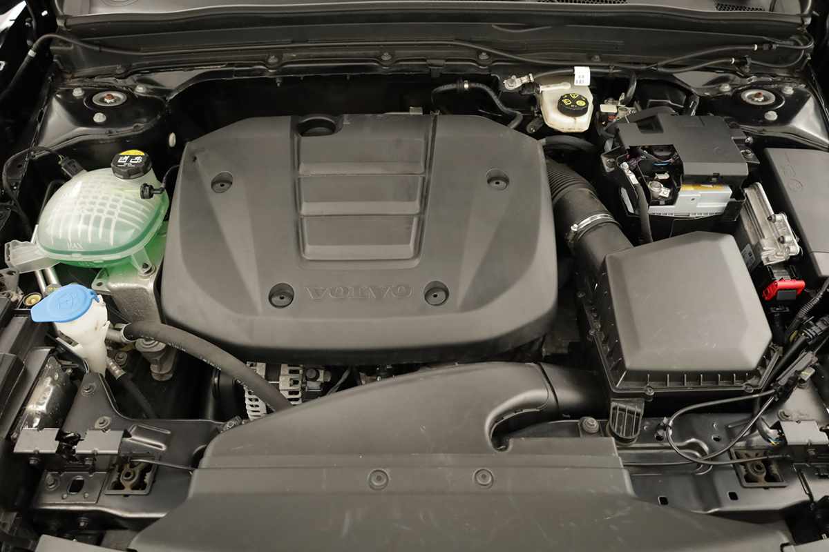 volvo-xc40-2024-gasolina-1477cc