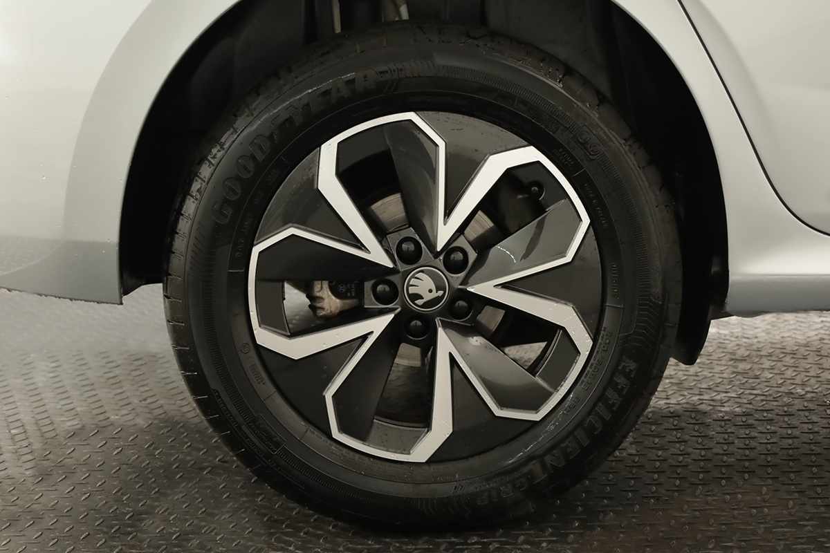 skoda-kamiq-2025-gasolina-999cc