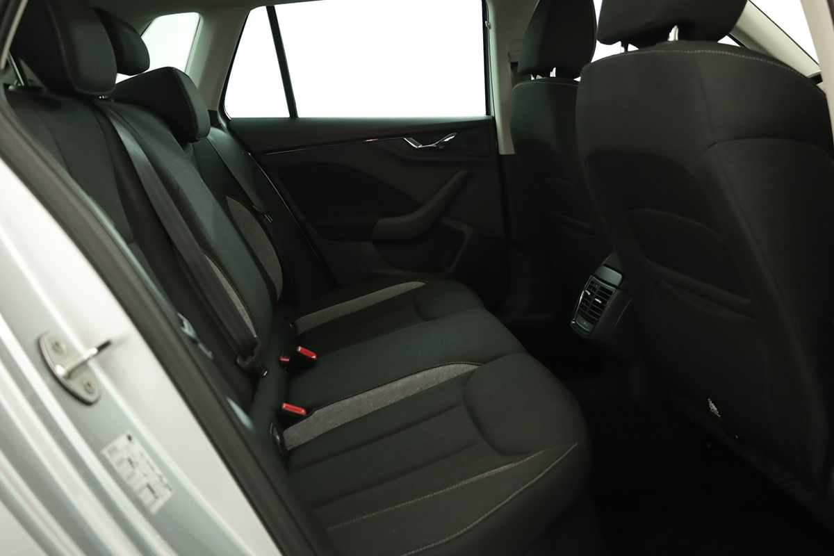 skoda-kamiq-2025-gasolina-999cc