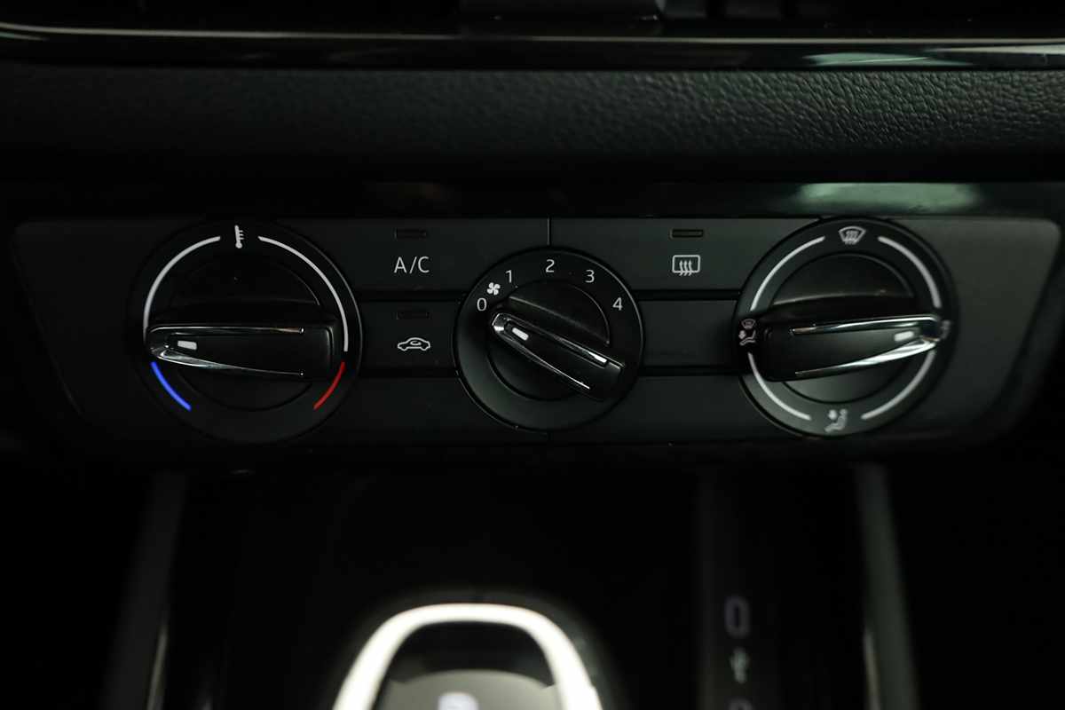 skoda-kamiq-2024-gasolina-999cc