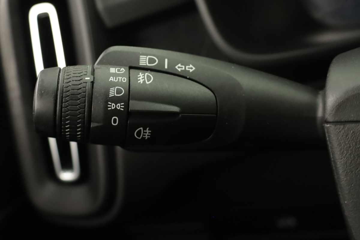 volvo-xc40-2025-gasolina-1969cc
