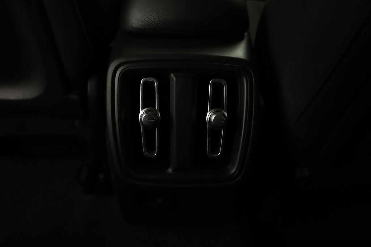 volvo-xc40-2025-gasolina-1969cc