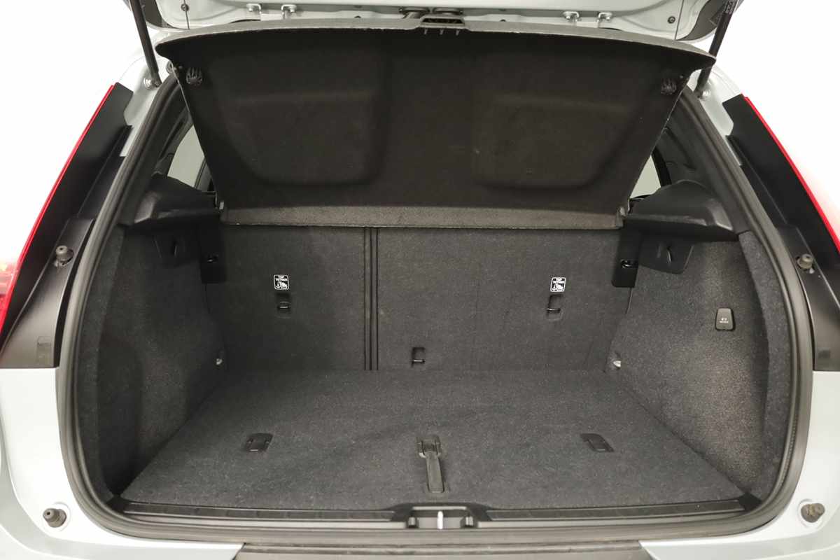 volvo-xc40-2025-gasolina-1969cc