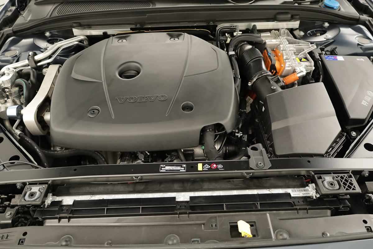 volvo-v60-2025-hibrido-a-gasolina-1969cc