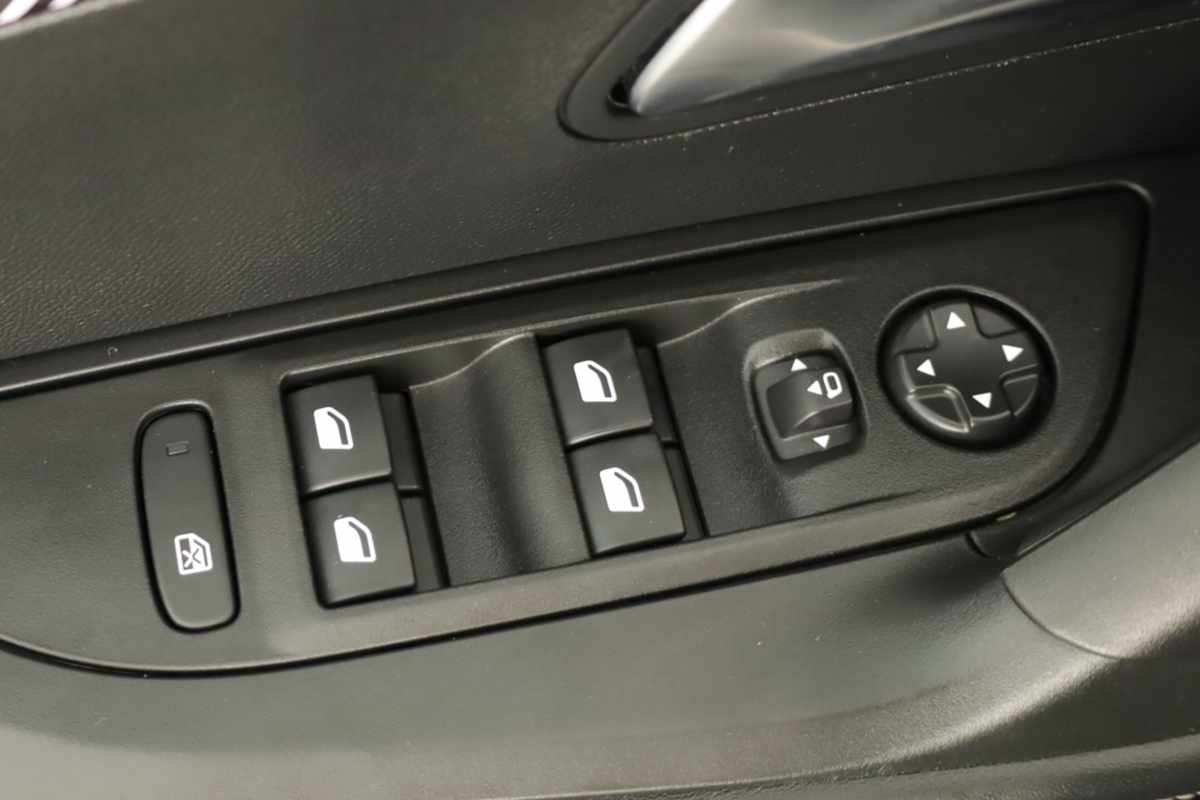 peugeot-2008-2025-gasolina-1199cc