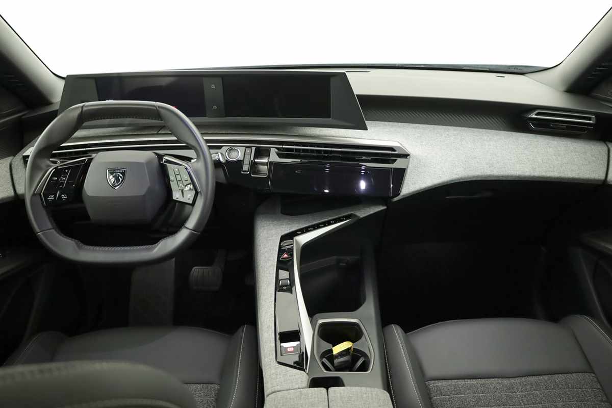 peugeot-5008-2025-gasolina-1199cc