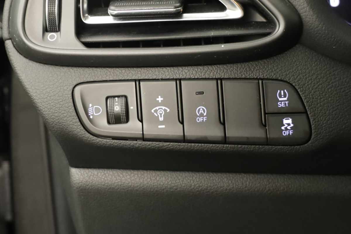 hyundai-i30-sw-2024-gasolina-998cc