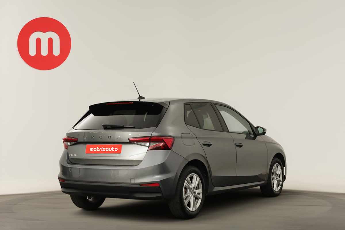 skoda-fabia-2025-gasolina-999cc