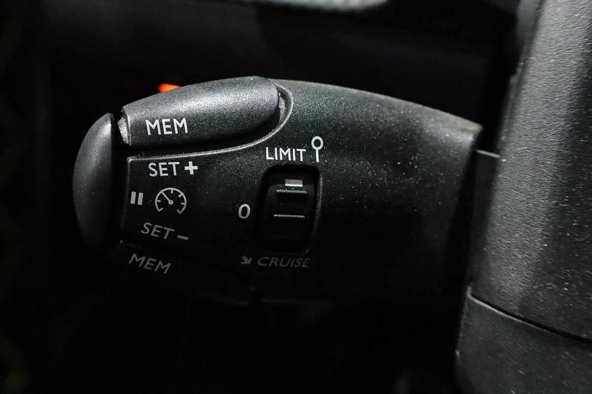 peugeot-208-2022-gasolina-1199cc