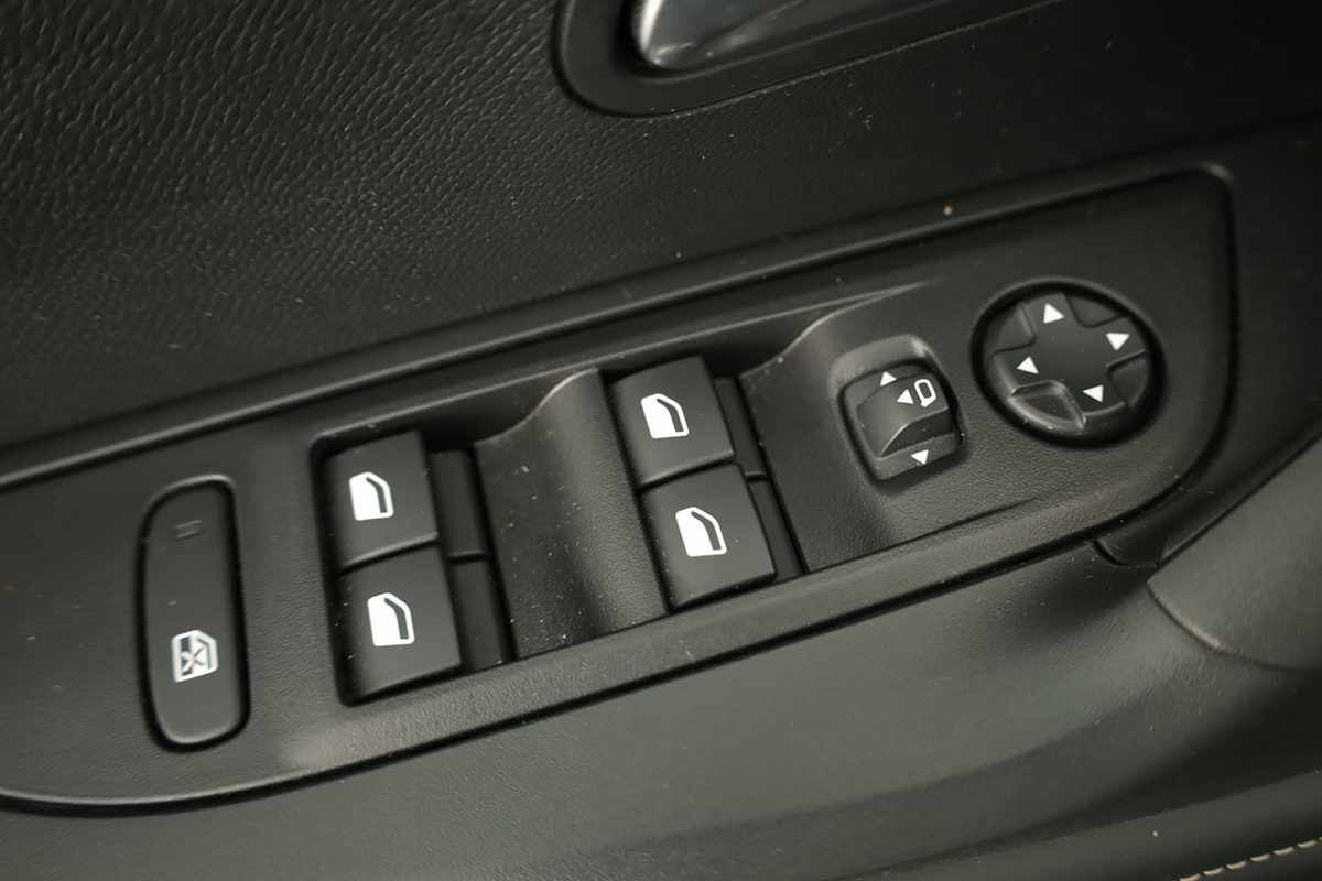 peugeot-2008-2025-gasolina-1199cc