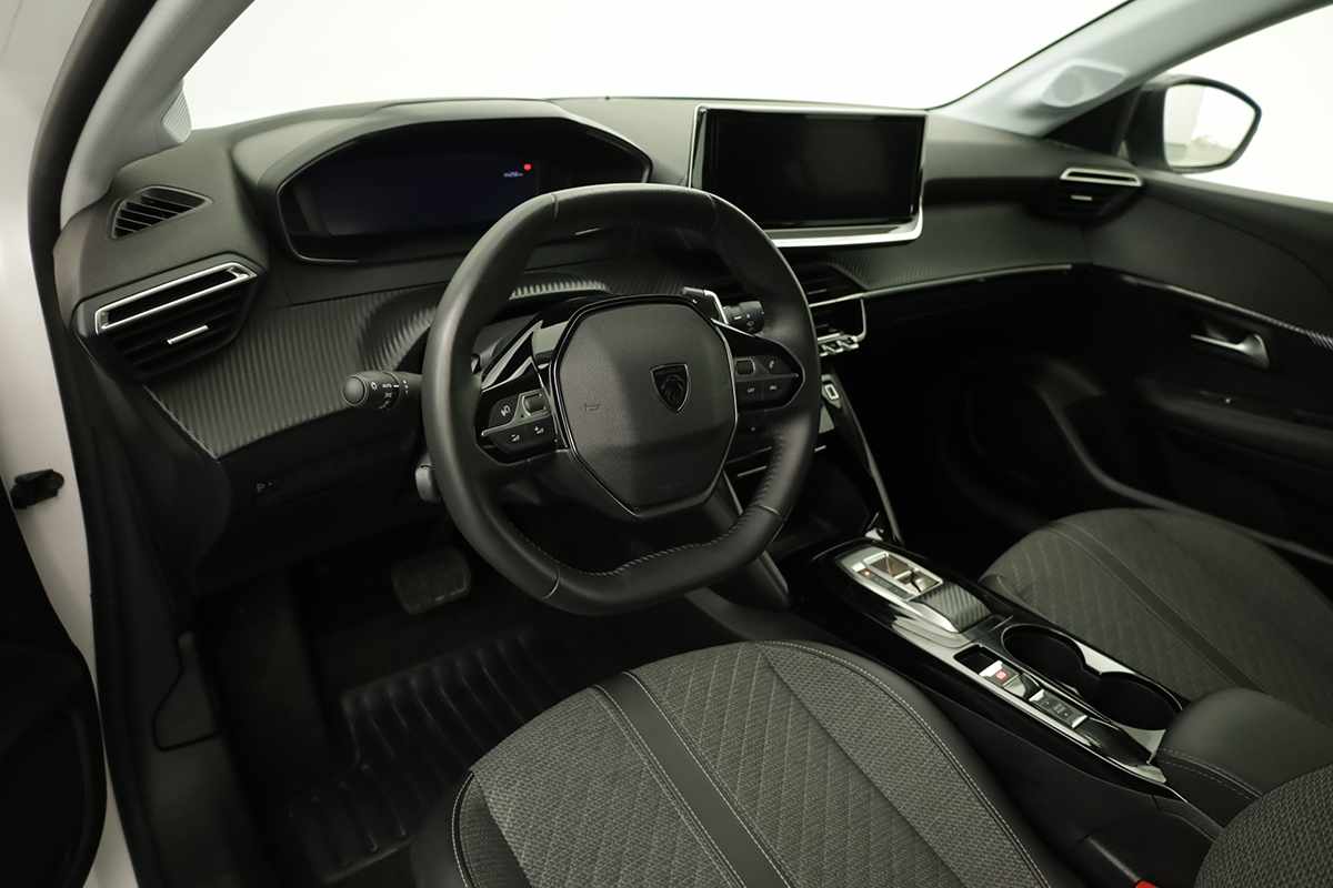 peugeot-208-2025-gasolina-1199cc