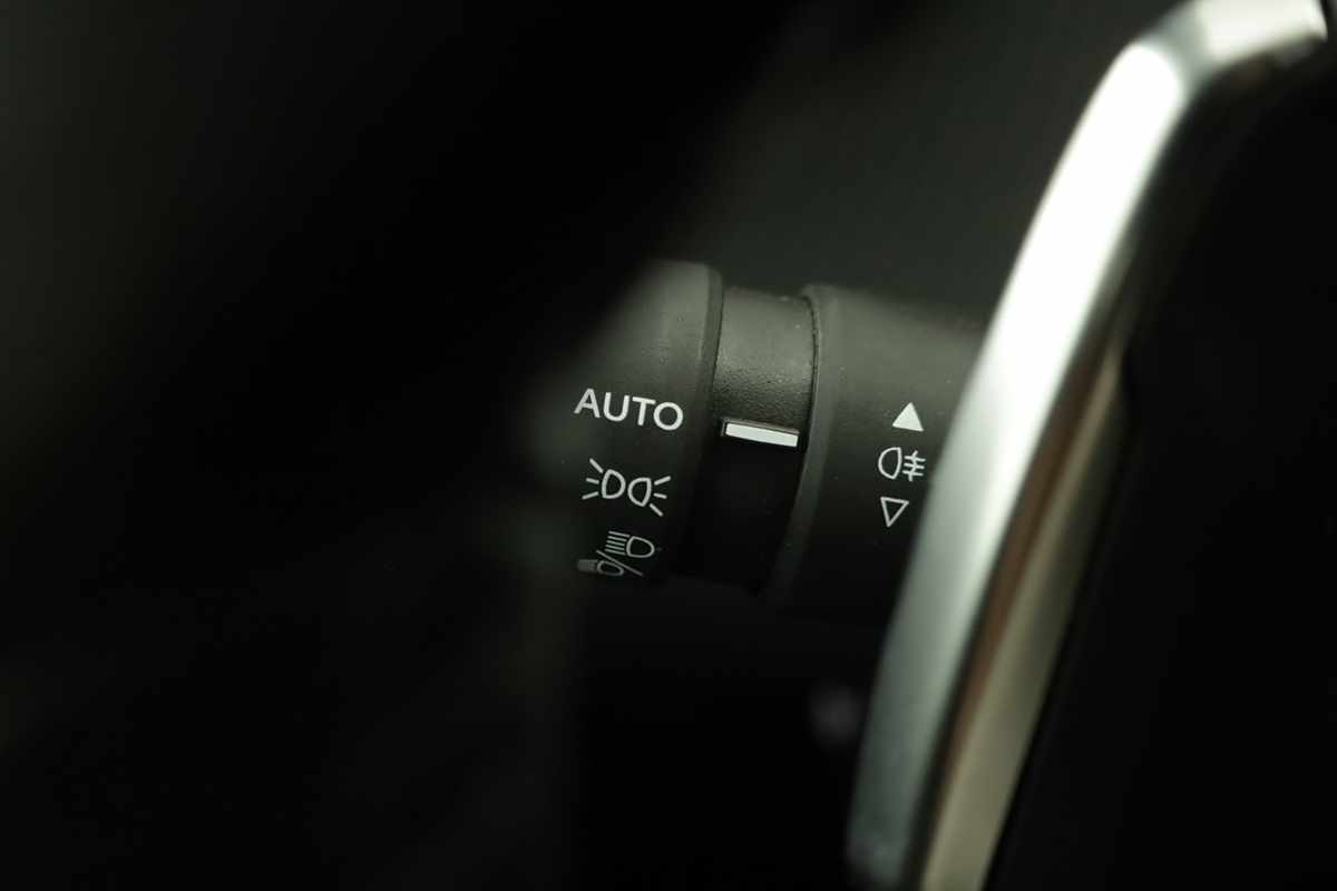peugeot-208-2025-gasolina-1199cc