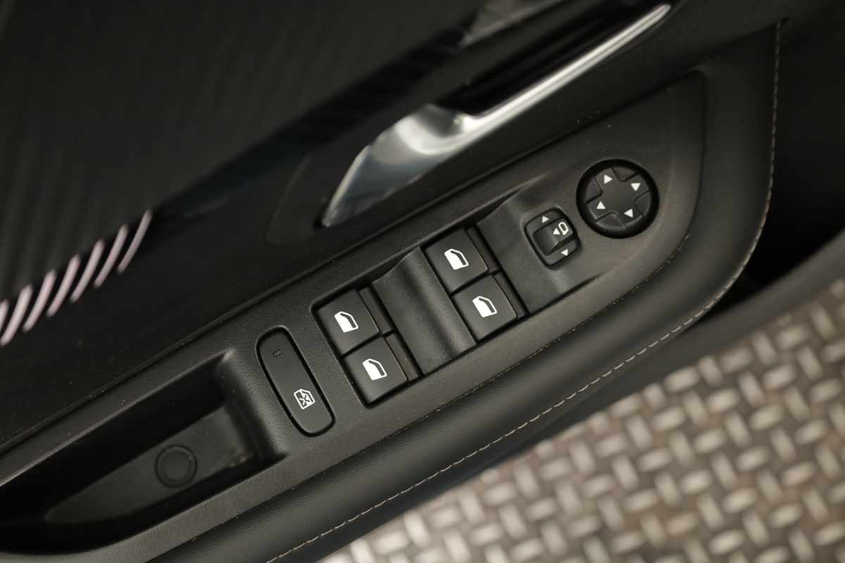 peugeot-208-2025-gasolina-1199cc