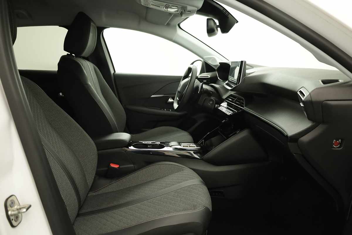 peugeot-208-2025-gasolina-1199cc