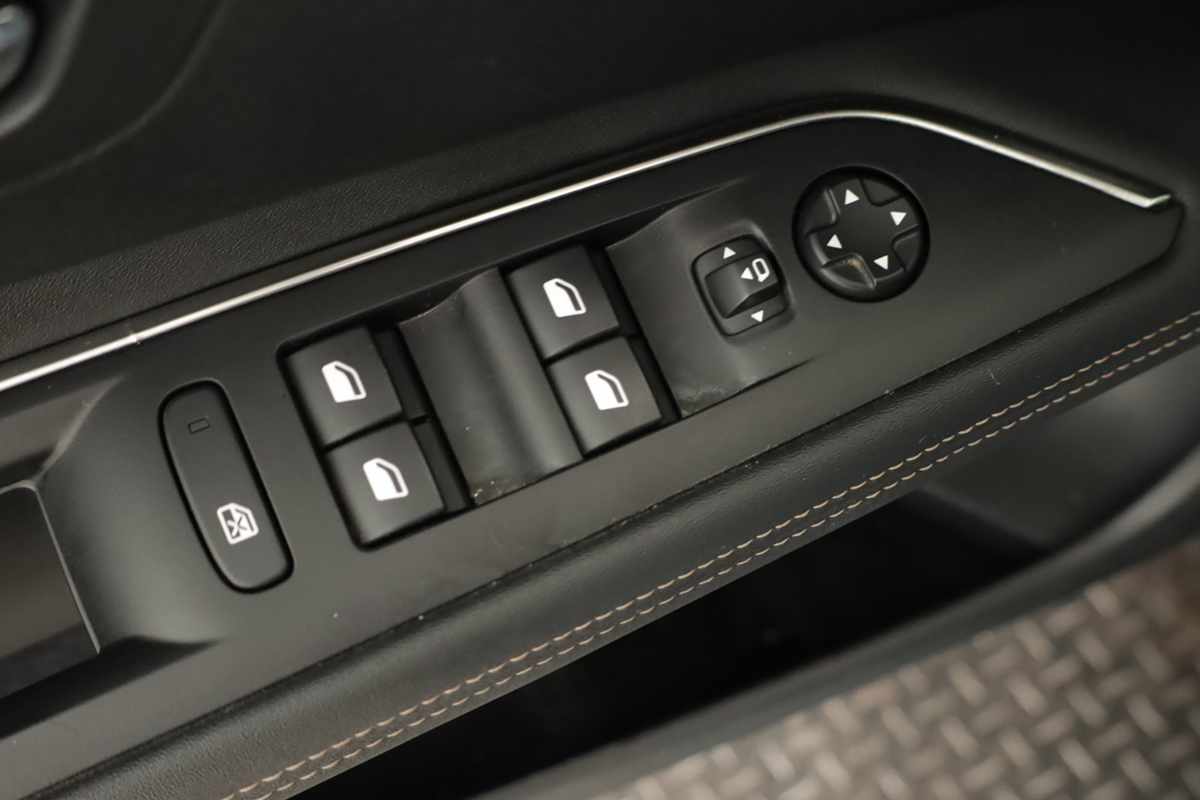 peugeot-3008-2024-gasolina-1199cc