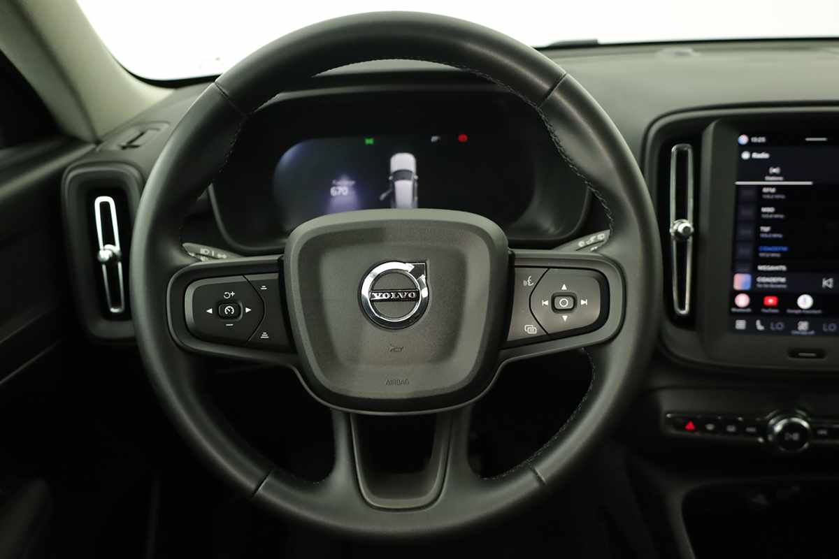 volvo-xc40-2025-gasolina-1969cc