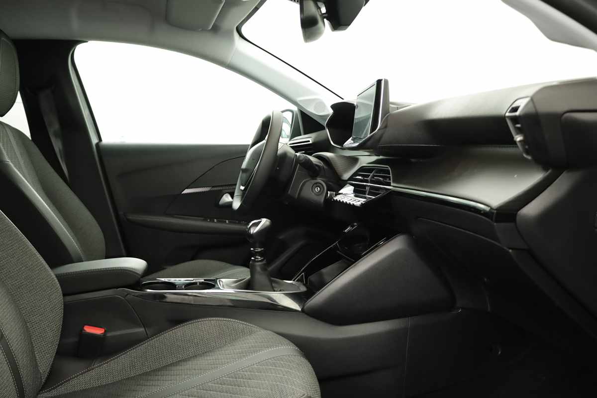 peugeot-208-2025-gasolina-1199cc