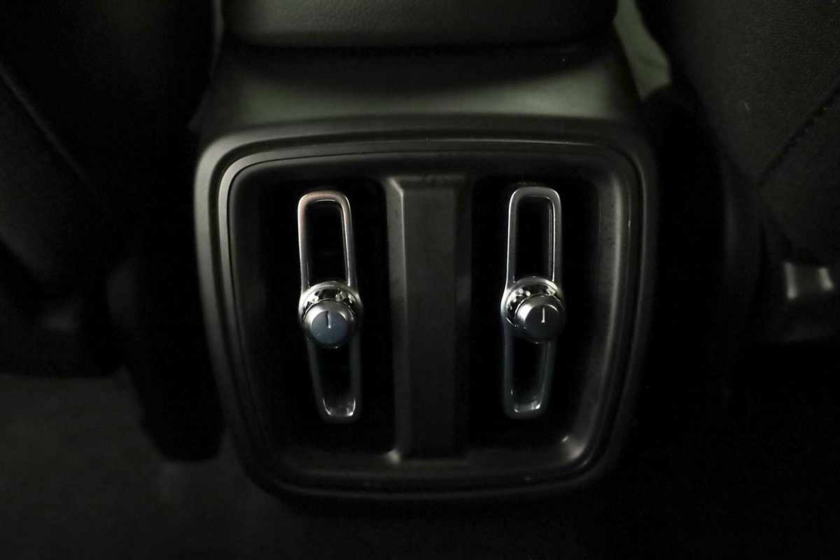 volvo-xc40-2025-gasolina-1969cc