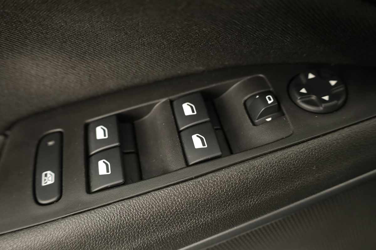 opel-crossland-2023-gasolina-1199cc