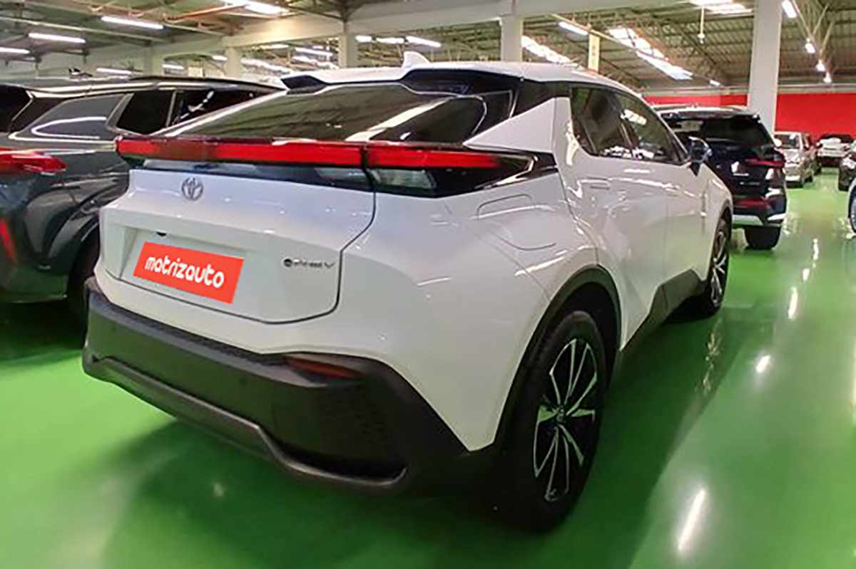 toyota-c-hr-2025-hibrido-a-gasolina-1998cc
