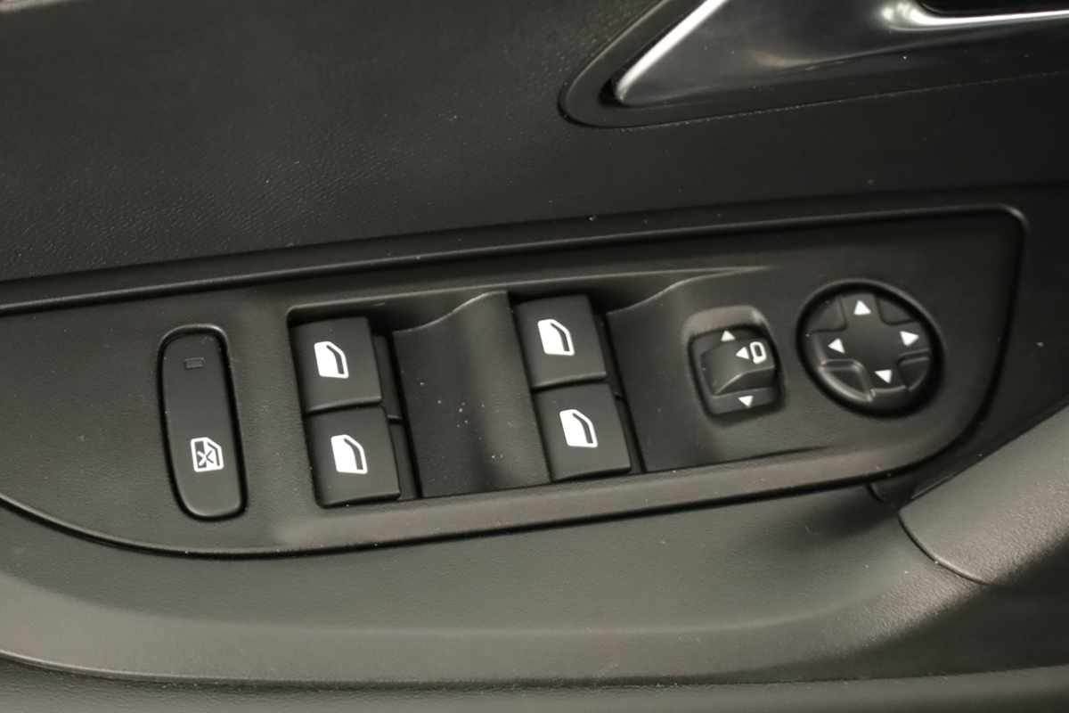peugeot-2008-2025-gasolina-1199cc