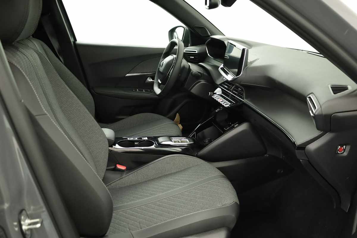 peugeot-e-2008-2025-eletrico-0cc