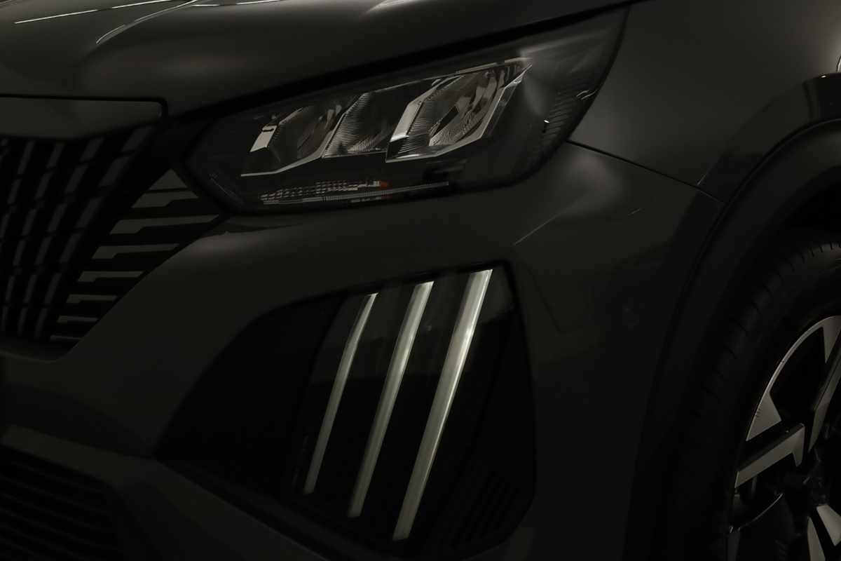 peugeot-e-2008-2025-eletrico-0cc