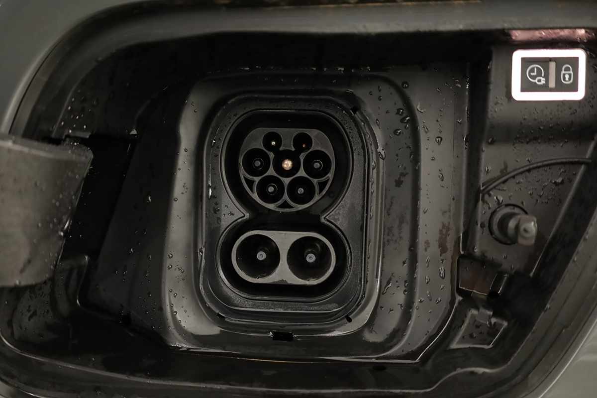 peugeot-e-2008-2025-eletrico-0cc