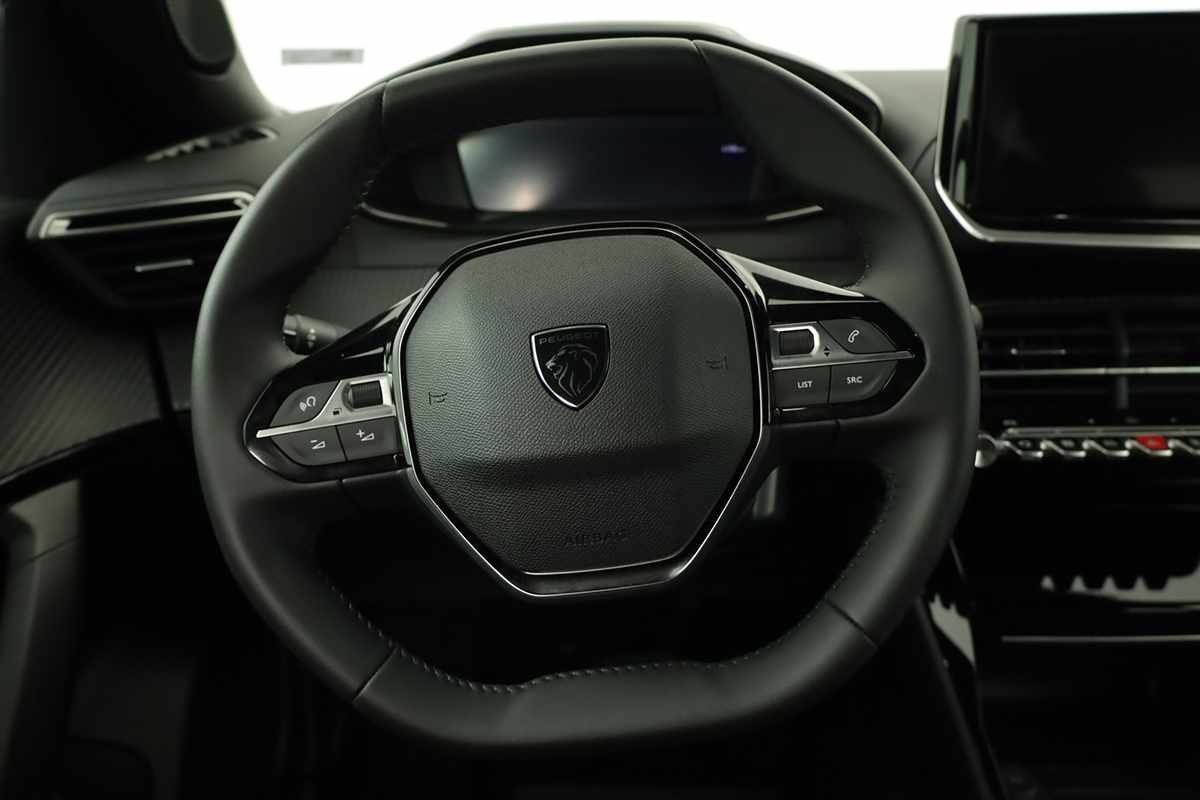peugeot-e-2008-2025-eletrico-0cc