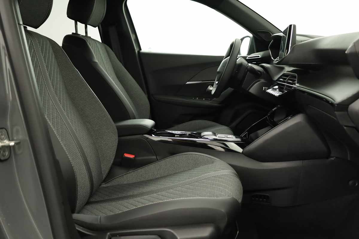 peugeot-e-2008-2025-eletrico-0cc