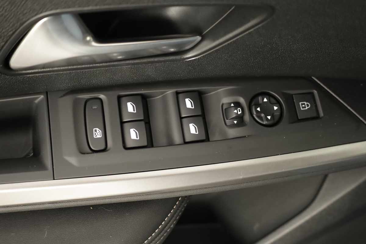 peugeot-5008-2025-gasolina-1199cc