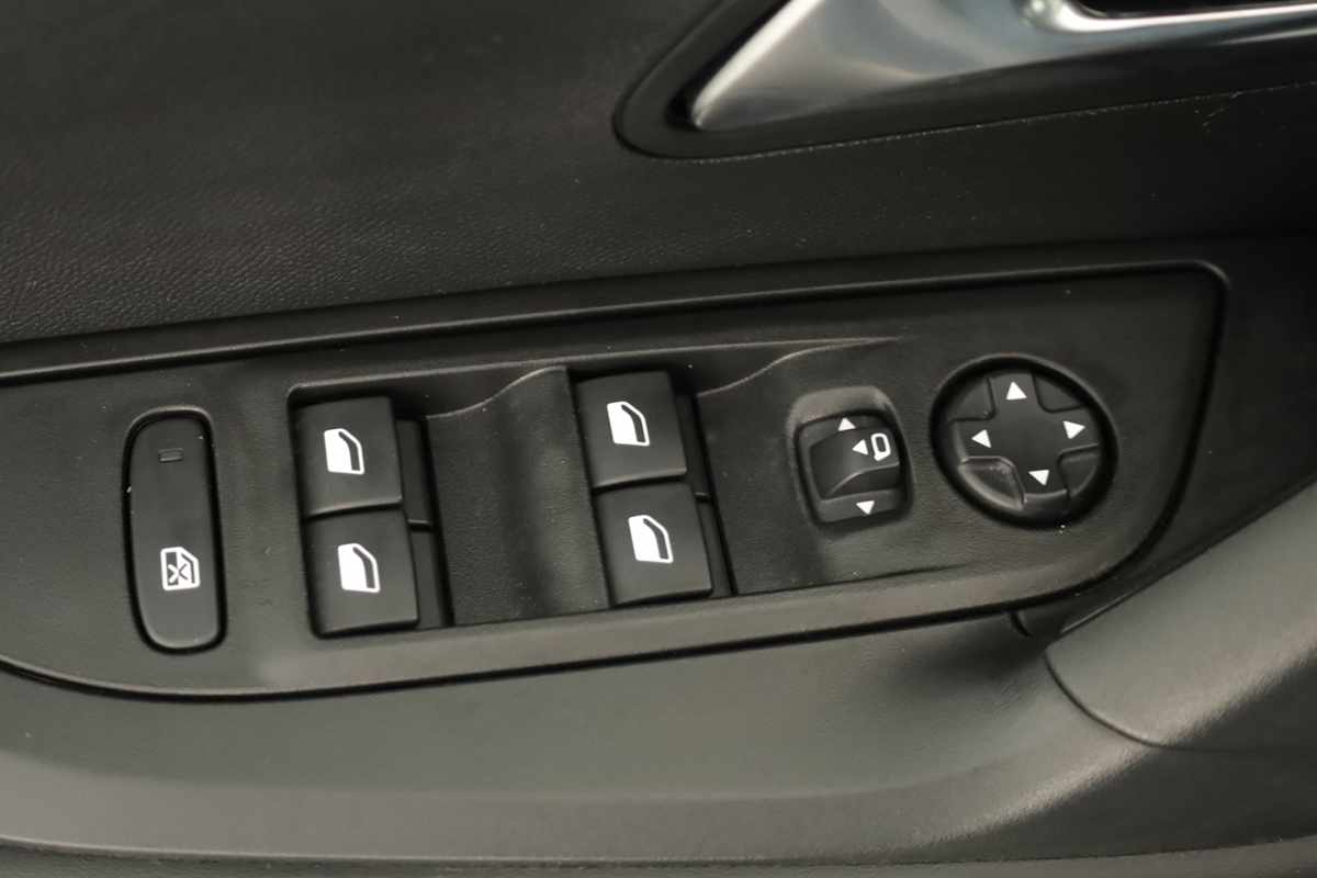 peugeot-2008-2025-gasolina-1199cc