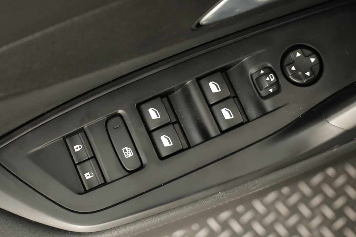 peugeot-408-2024-hibrido-a-gasolina-1598cc