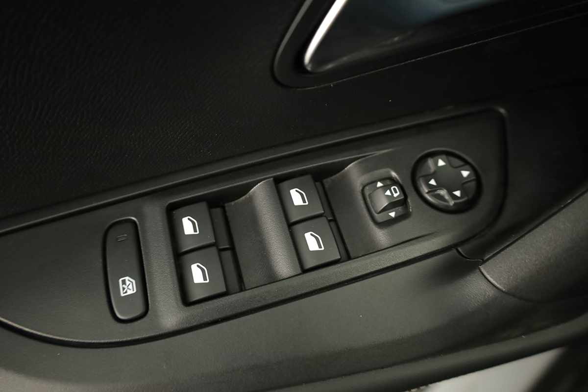 peugeot-2008-2025-gasolina-1199cc