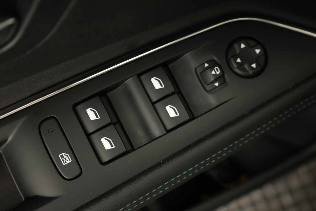 peugeot-3008-2023-gasolina-1199cc
