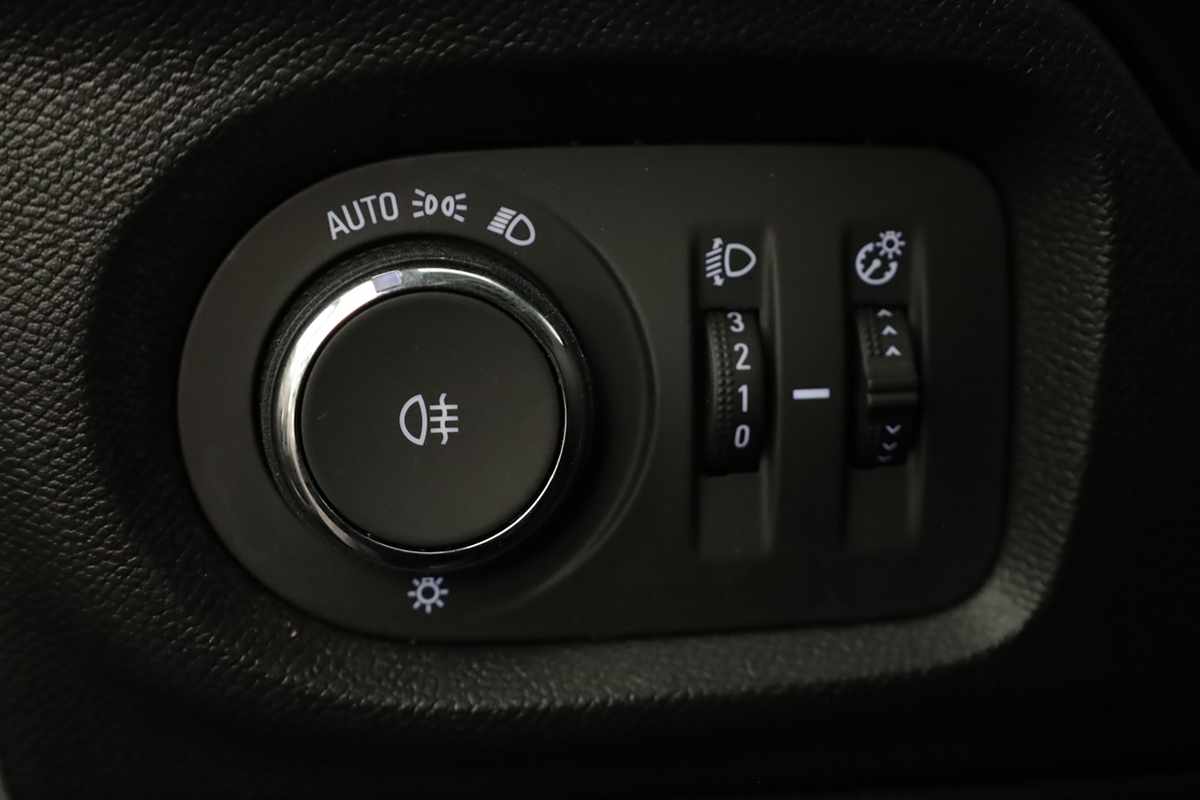 opel-corsa-2025-gasolina-1199cc