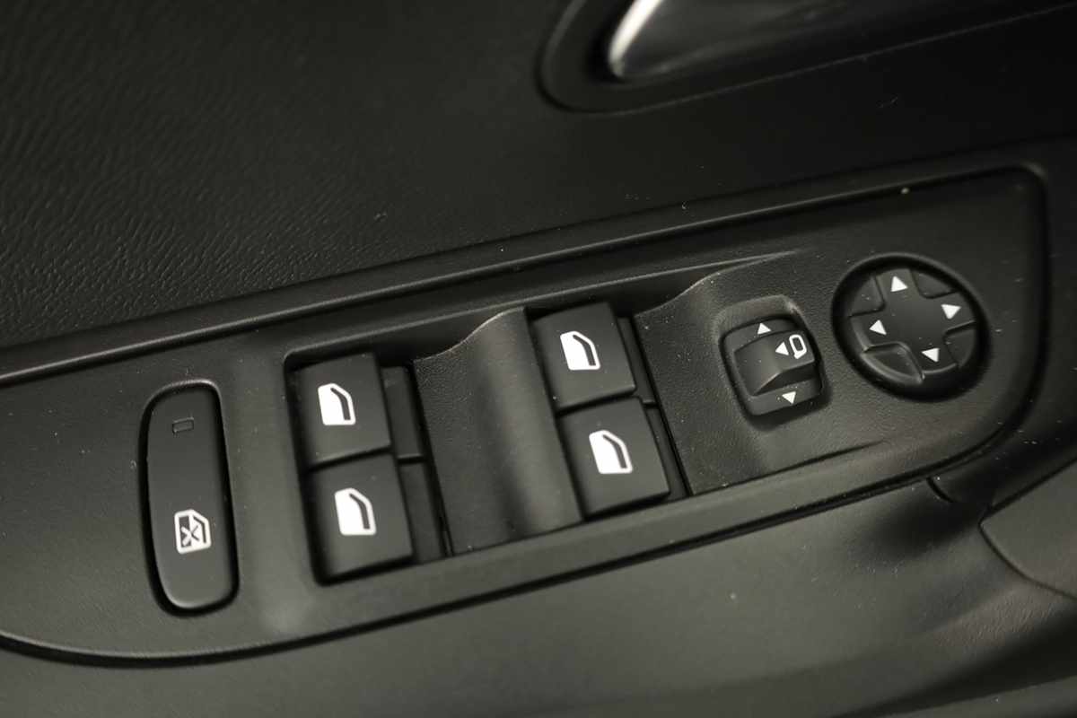 peugeot-2008-2025-gasolina-1199cc