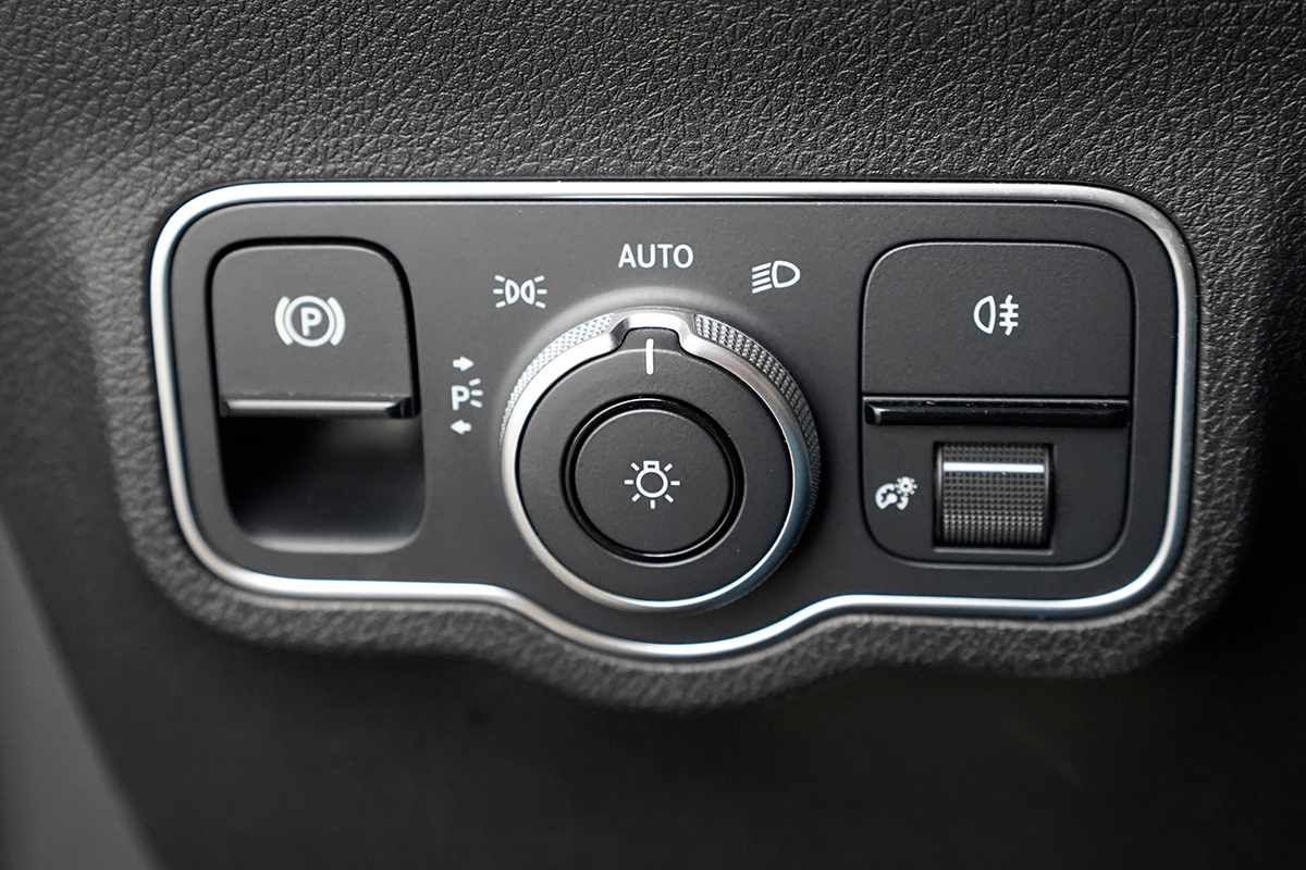 mercedes-benz-glb-2023-diesel-1950cc