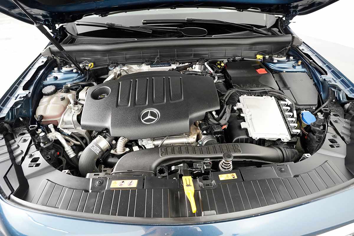 mercedes-benz-glb-2023-diesel-1950cc
