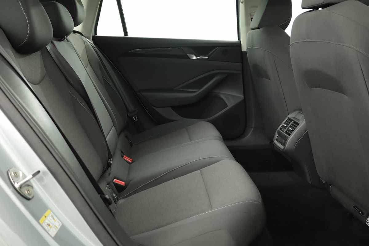 volkswagen-passat-variant-2025-hibrido-a-gasolina-1498cc